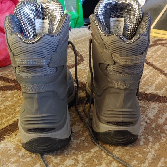 Columbia winter hiking boots sz 9 - Picture 5 of 6